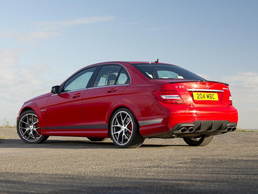  Mercedes-Benz C63 AMG Edition 507 2013 года  (UK) (фото 6 из 10)